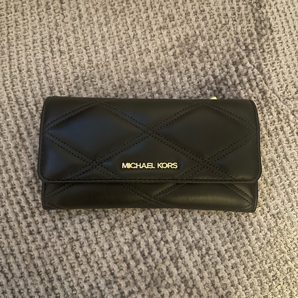 Michael Kors Black Quilted Wallet - Picture 1 of 3